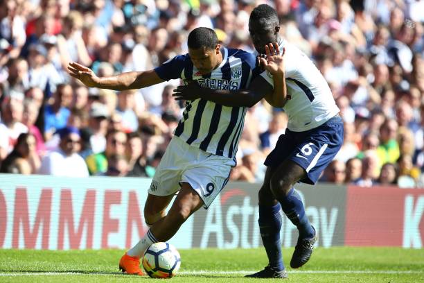 己放置於對 己放置於對